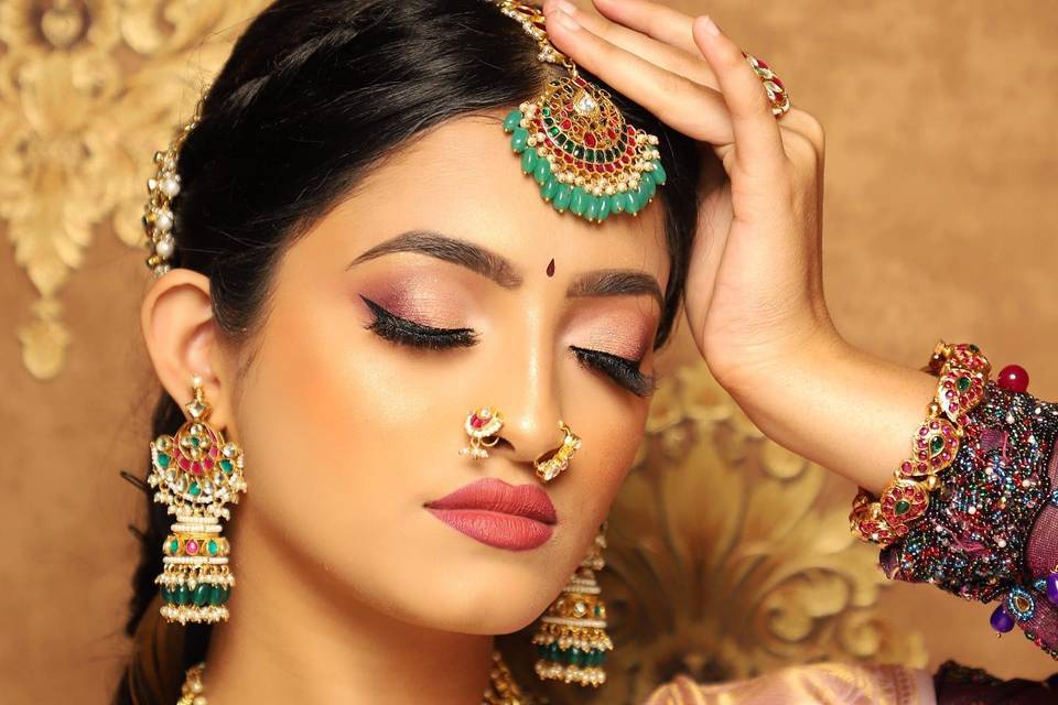 Chetnamallya_makeupartist_1644736174_2772570440530715350_10332321