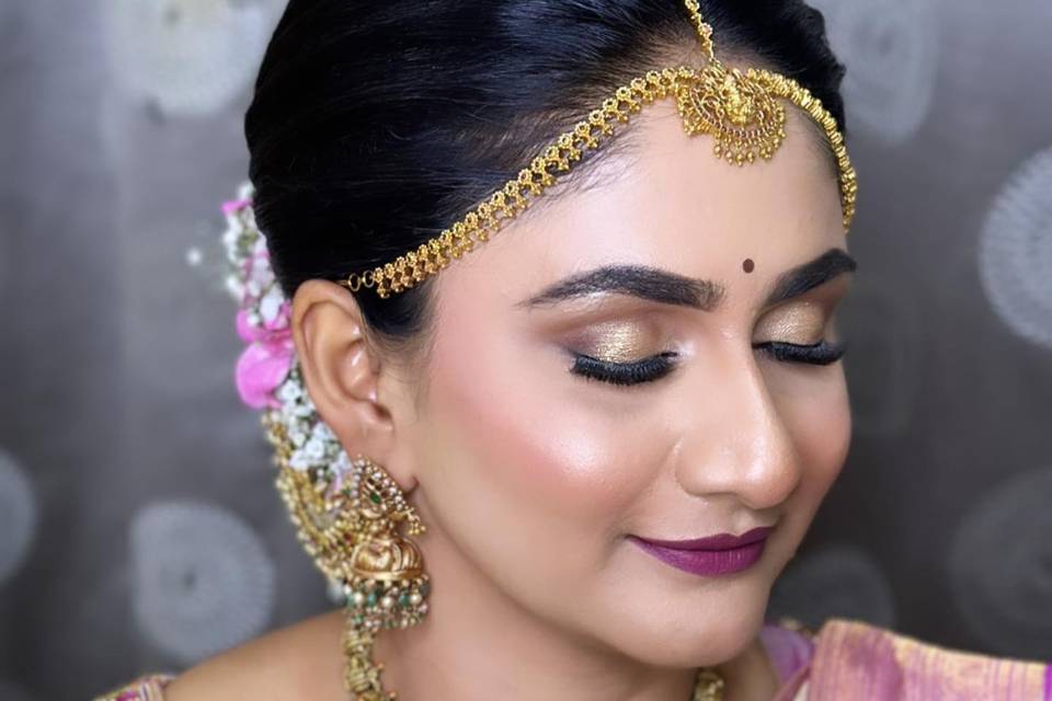 Chetnamallya_makeupartist_1670318320_2987169038732145491_10332321