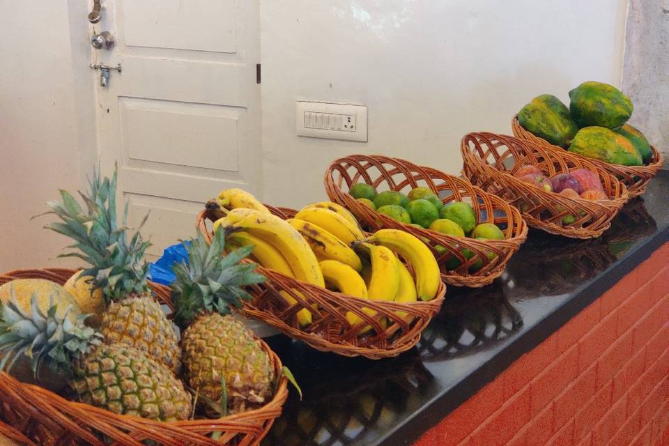 Fruit table