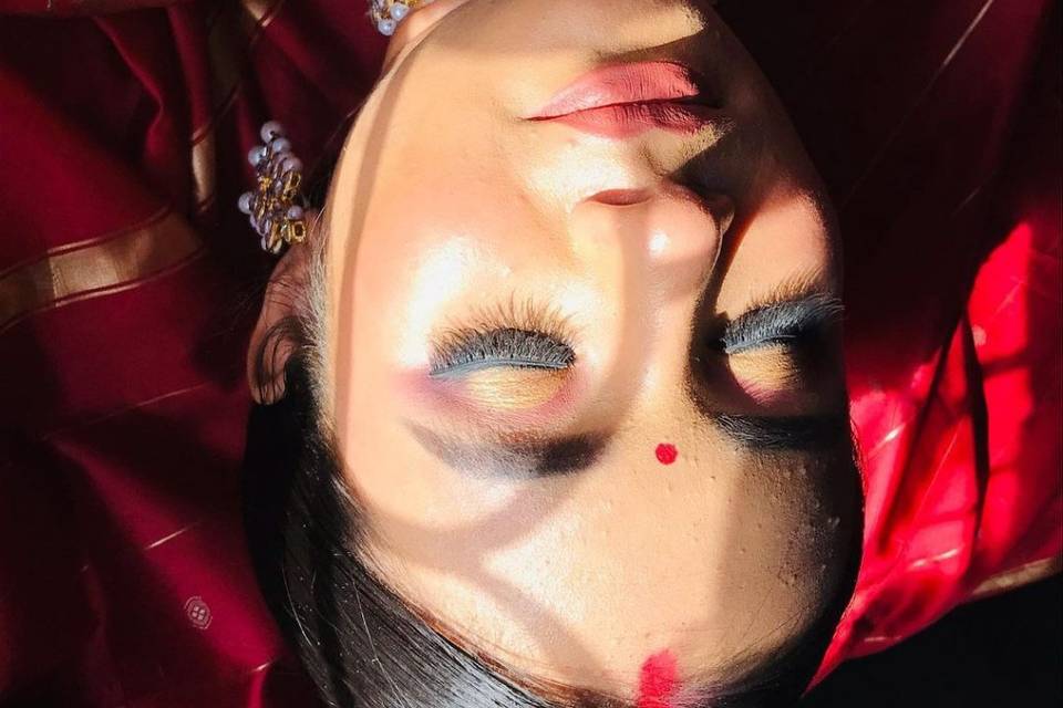 Traditional eye makeup