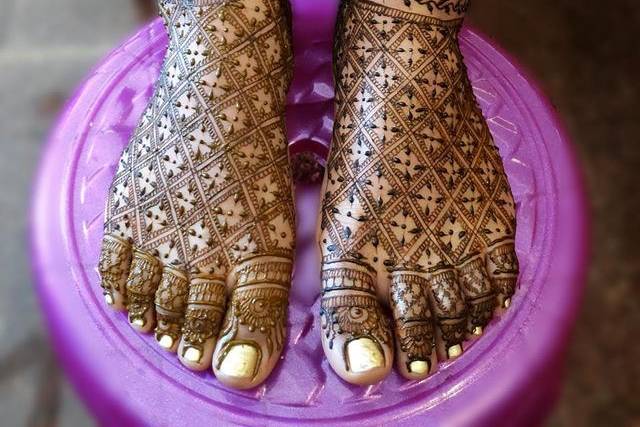 Mehendi By Anis Madhar - Mehendi by anismadhar😍Chennai mehendi artist🇮🇳 Mehendi to be done for all your beautiful Ocassions💅💍👑💫Orders  undertaken all over Chennai😎 Organic henna cones, Killer stain  guaranteed👍 For Enquiry contact📱9360262452 ...