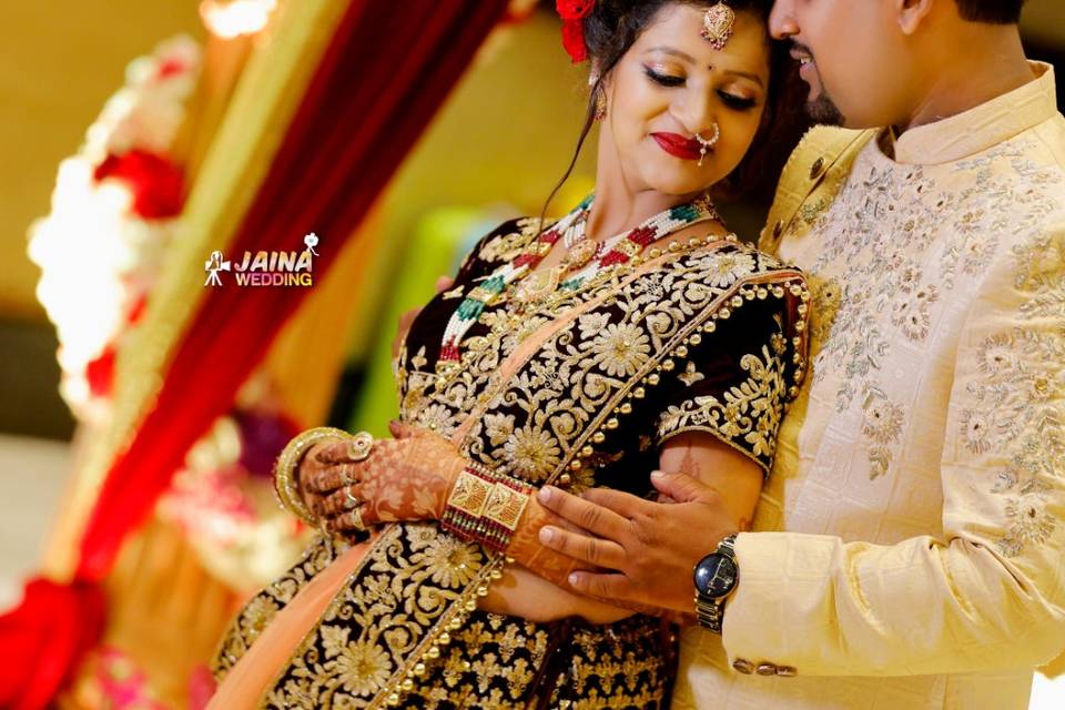 Couple: Akash x Vidhushi