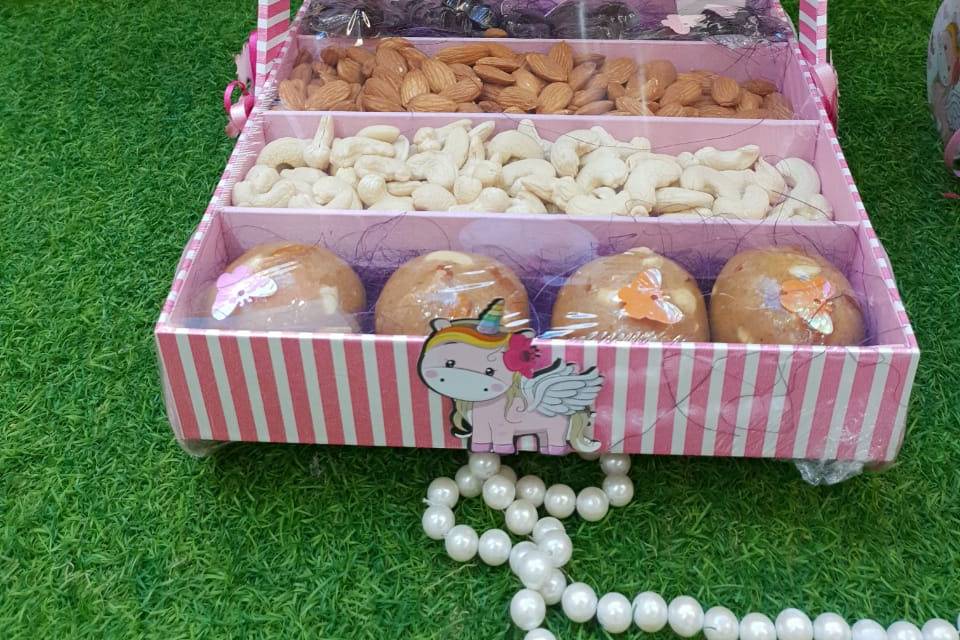 Pink baby dryfruit tray