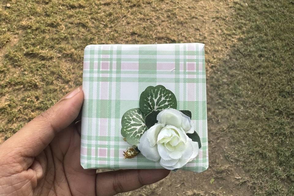 Silver coin box packing