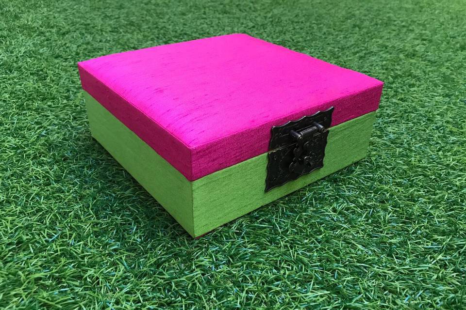 Metal lock wedding box