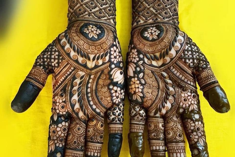 Ganga Mehandi Designer