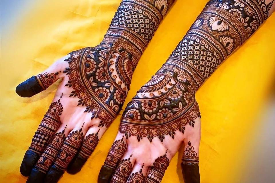 Ganga Mehandi Designer