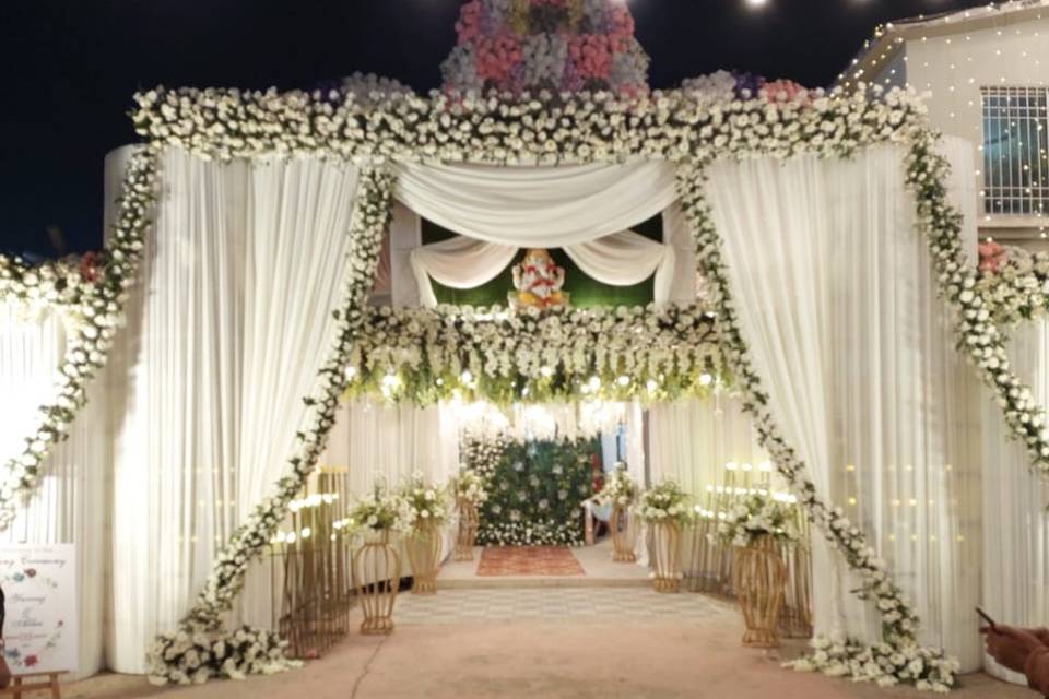 Entrance decor