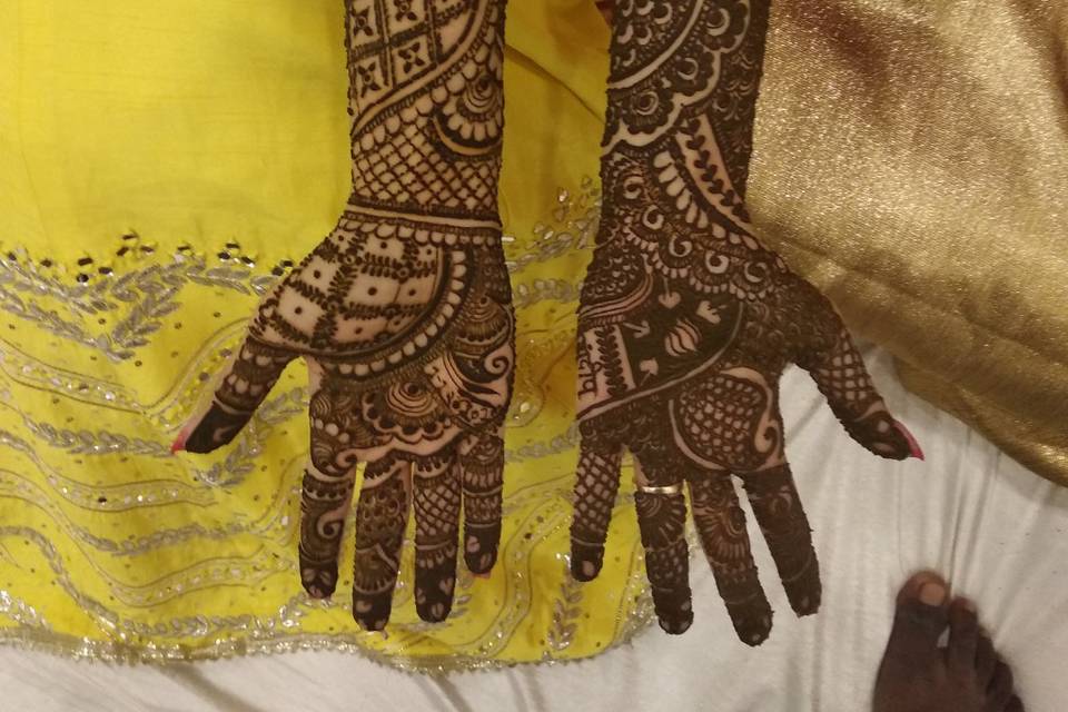 Ganga Mehandi Designer