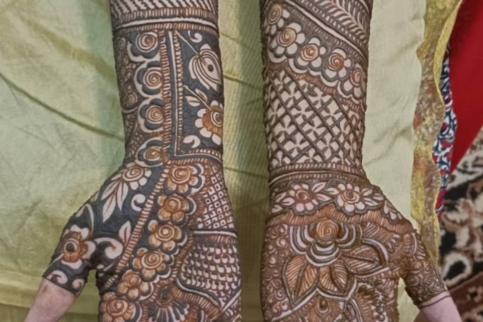 Ganga Mehandi Designer