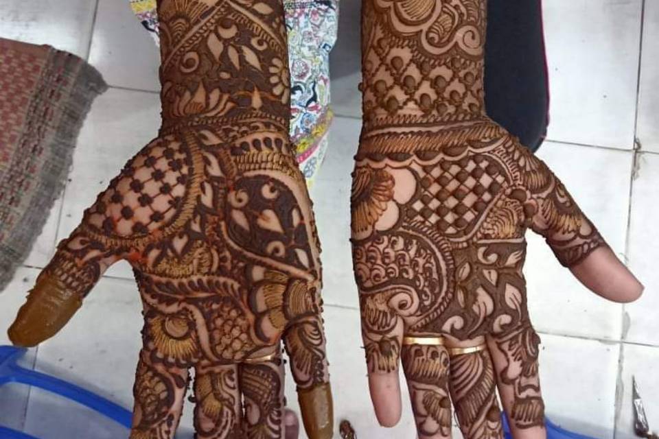 Ganga Mehandi Designer