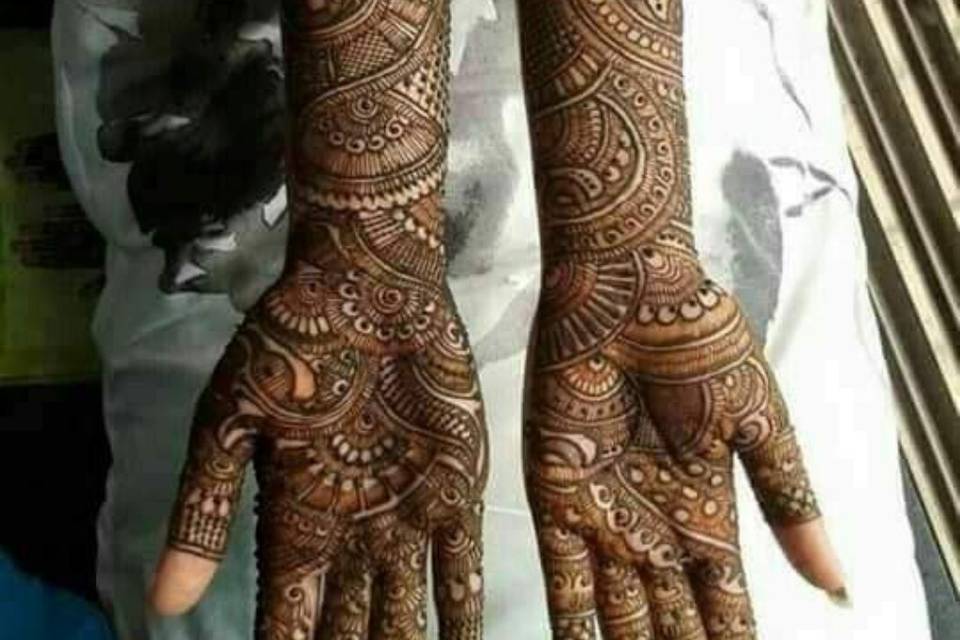 Ganga Mehandi Designer