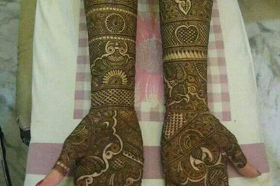 Ganga Mehandi Designer