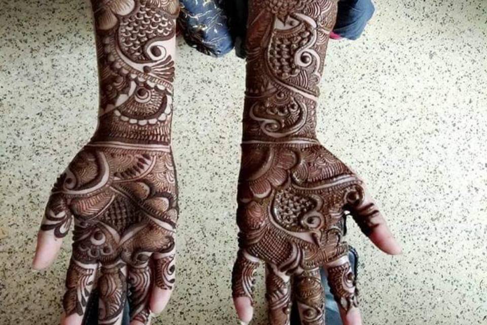 Ganga Mehandi Designer