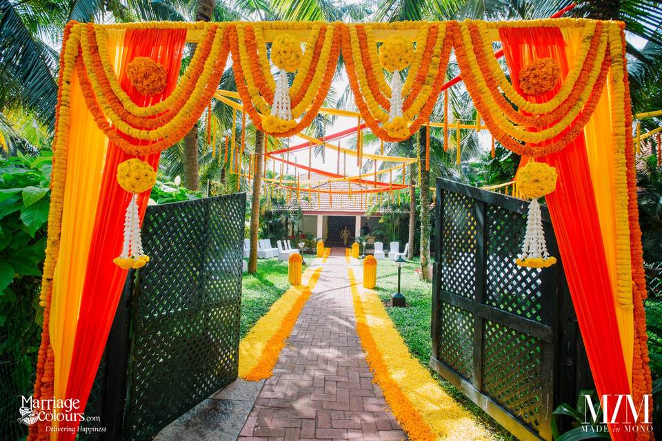 Entrance and Pathway Décor
