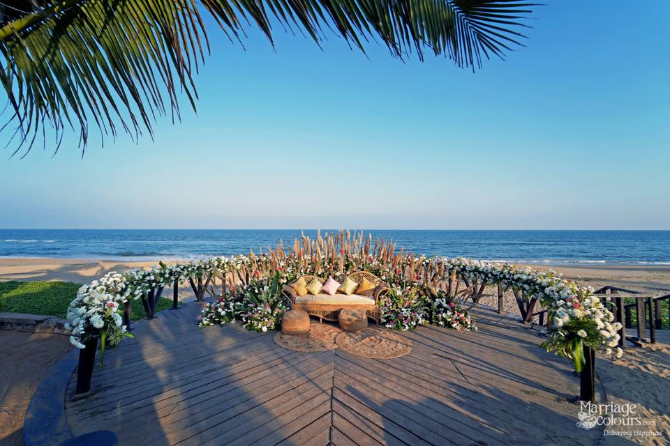 Beach Wedding Deck Décor