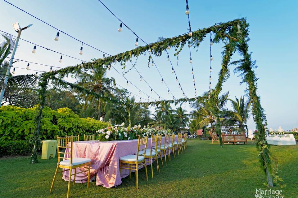 Dining Décor at Beach Wedding