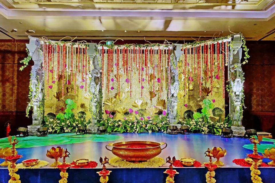 Traditional Engagement Décor