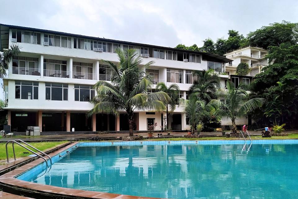 Hotel Raj Cottage & Resorts