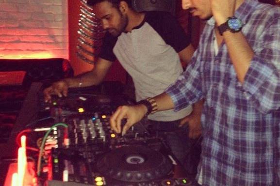 DJ MNZ, Delhi