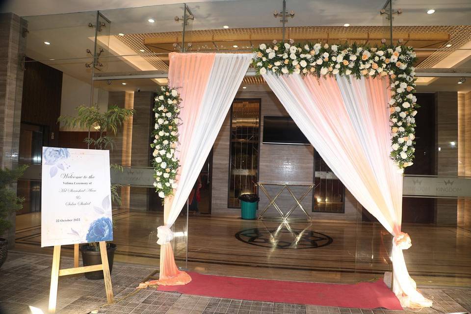 Entrance Decor