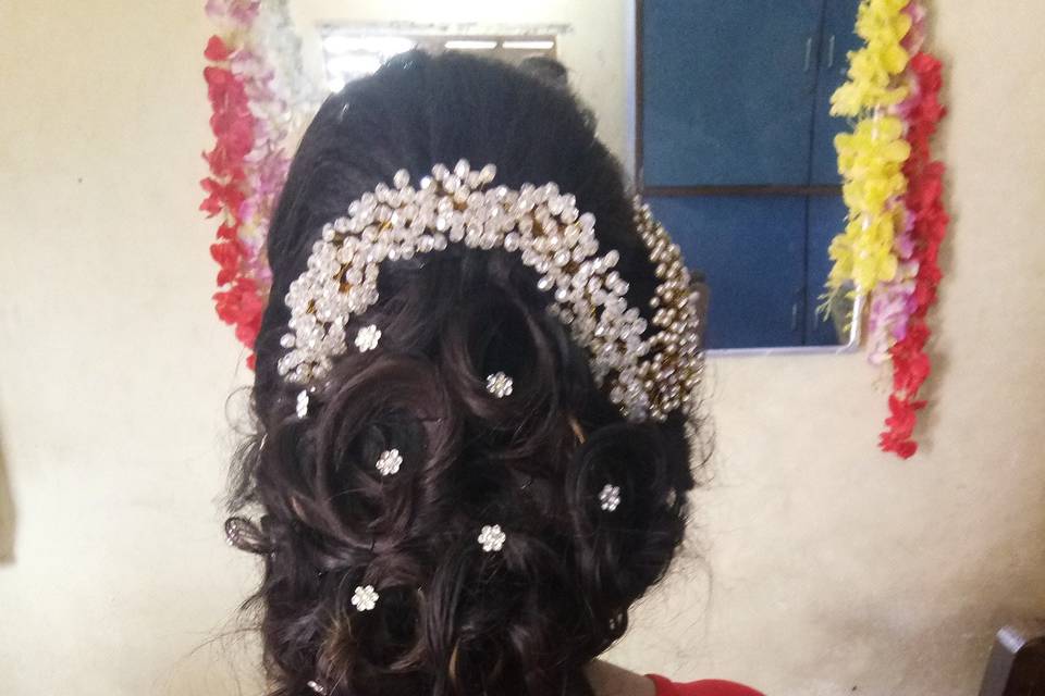 100 Hair mullapoo ideas  kerala bride south indian bride indian bride