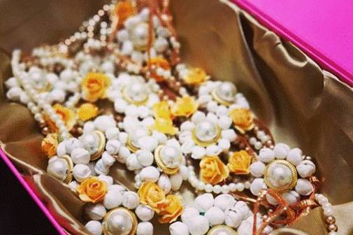 Floral jewellery