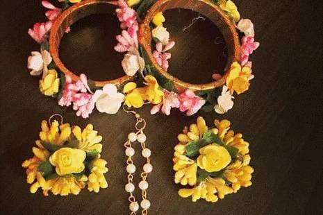 Floral jewellery