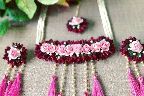 Floral jewellery