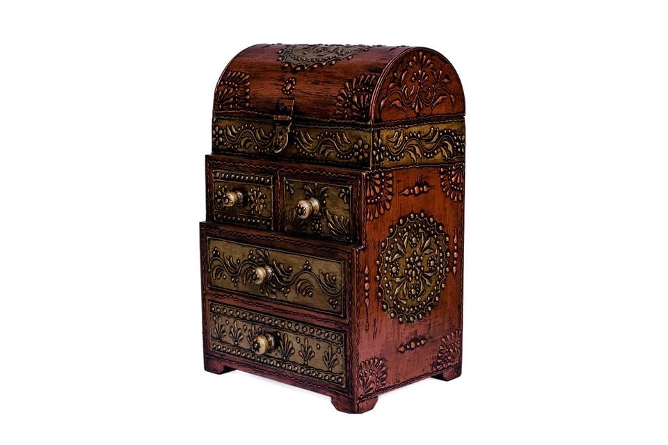 Wooden jewellery box