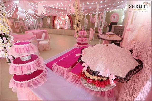 Pink wedding theme