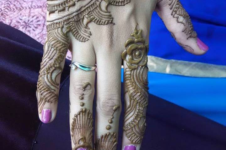 Taniz Mehndi Art