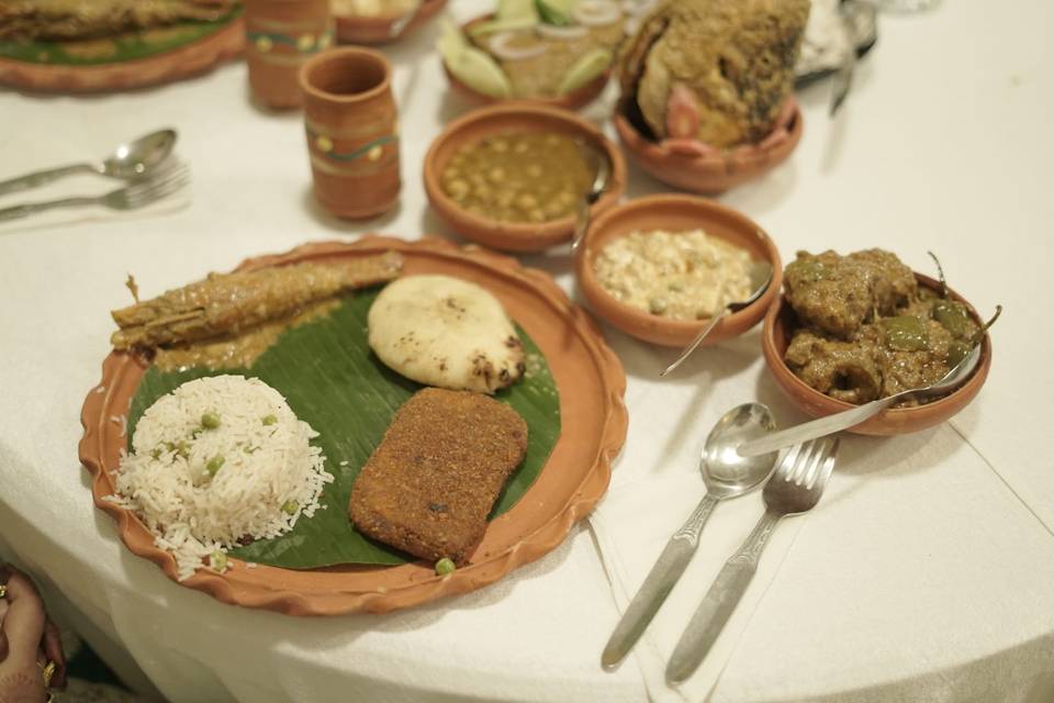 Delicious wedding catering men