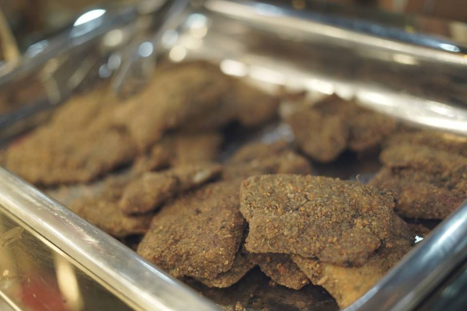 Delicious wedding catering men