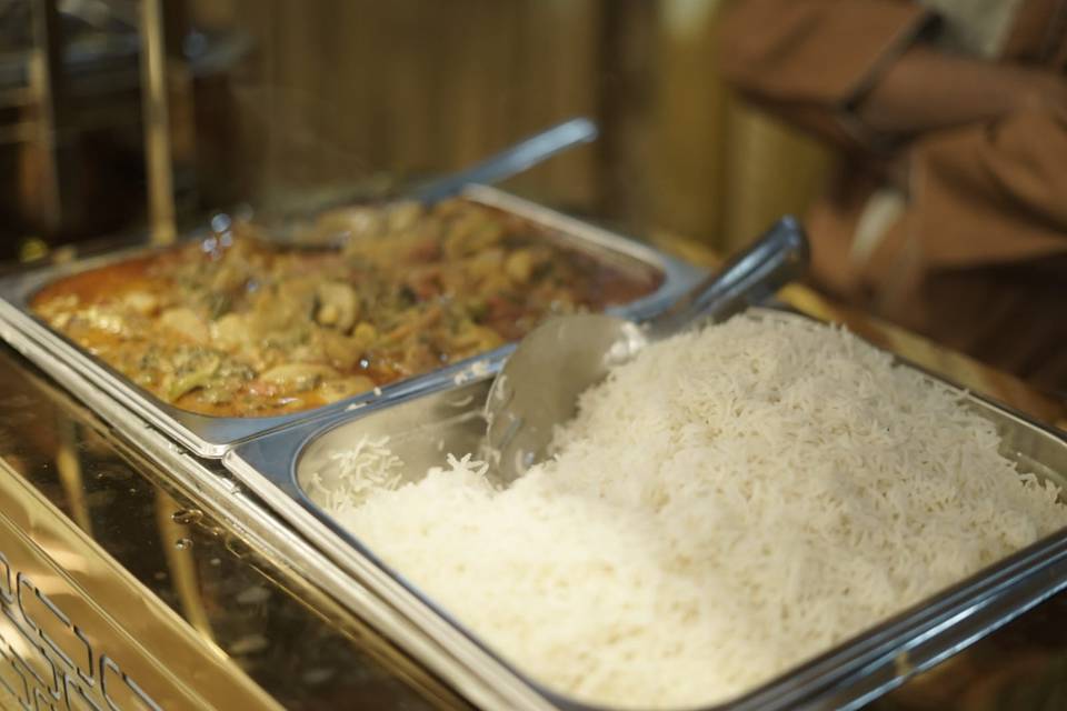 Delicious wedding catering men