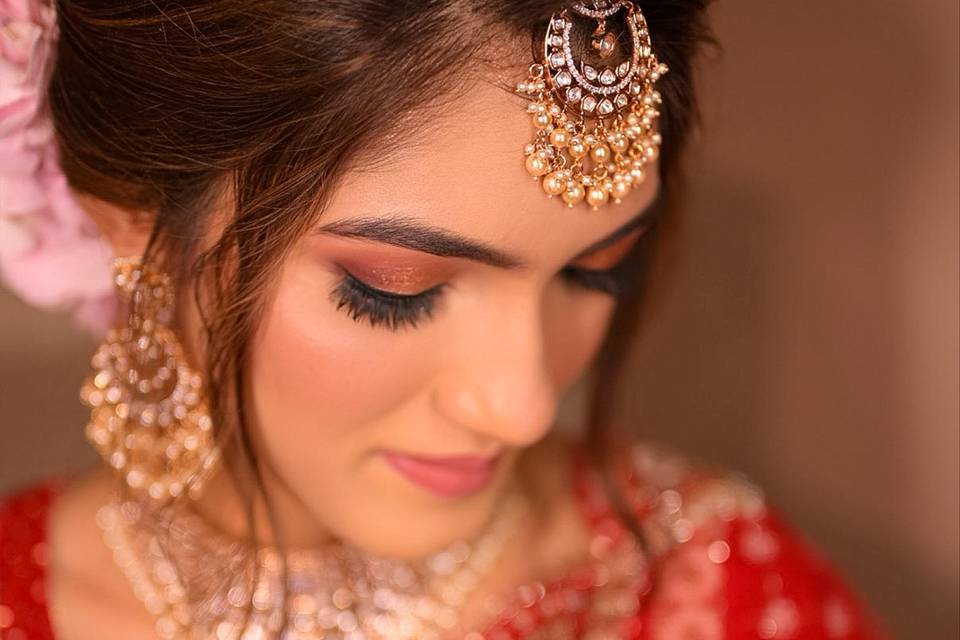 Saniya Hameed Makeup Artist