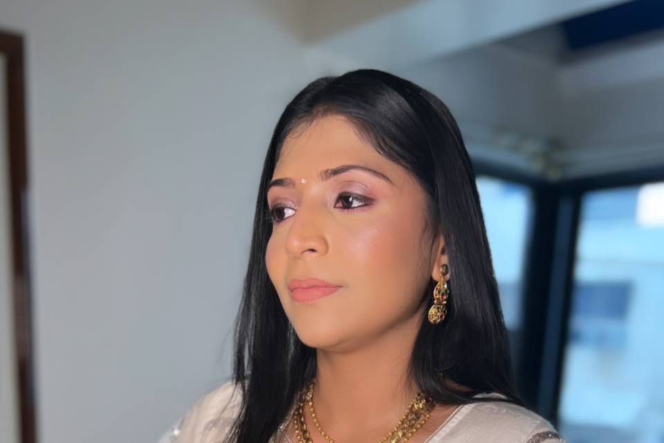 Saniya Hameed Makeup Artist