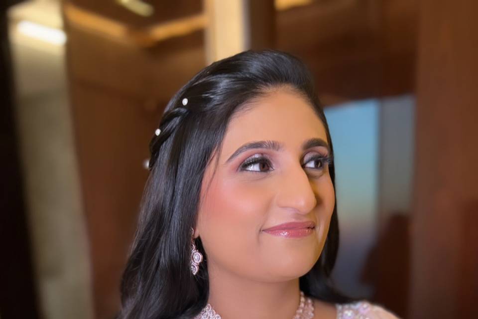 Saniya Hameed Makeup Artist