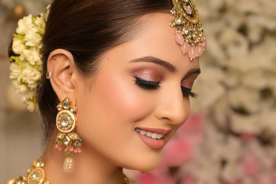 Saniya Hameed Makeup Artist