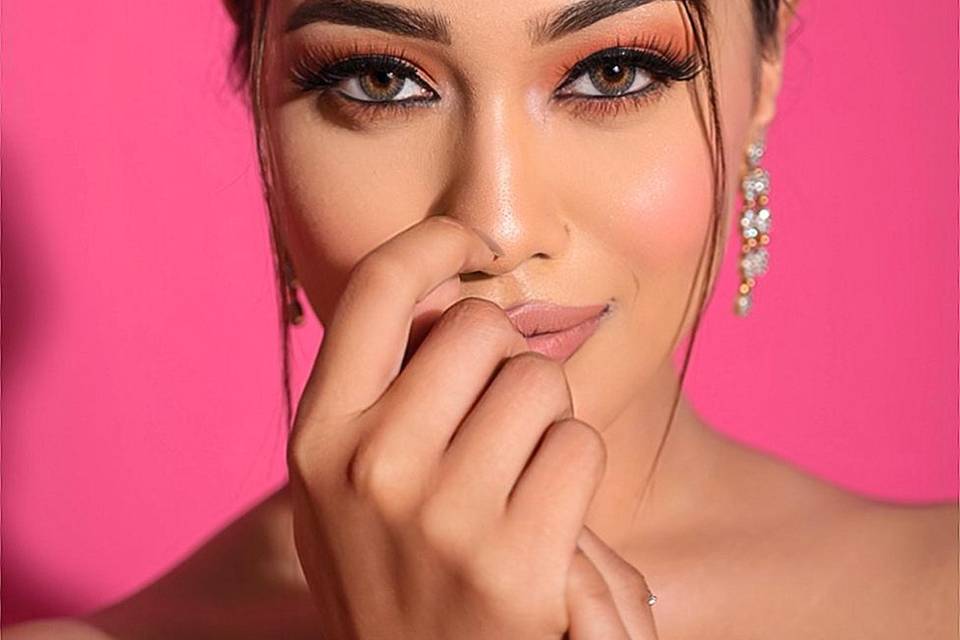 Saniya Hameed Makeup Artist