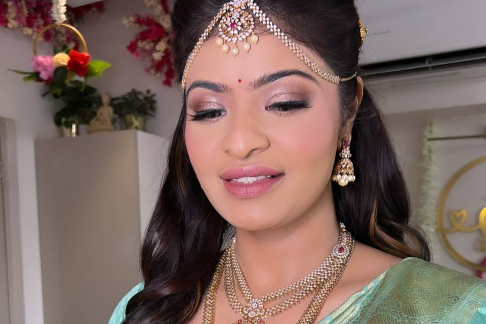 Saniya Hameed Makeup Artist