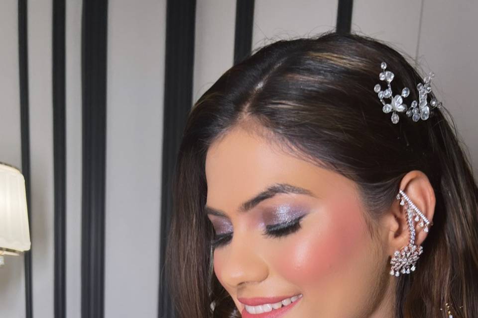 Saniya Hameed Makeup Artist