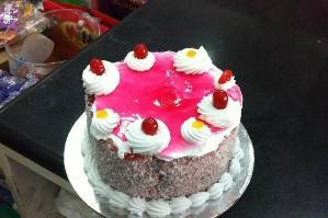 Delectable Pineapple Cake from Cakes N Bakes or McRennett Cakes to India |  Free Shipping