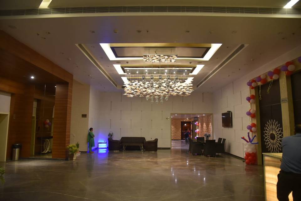 KL7 Hotel & Banquets, Patna