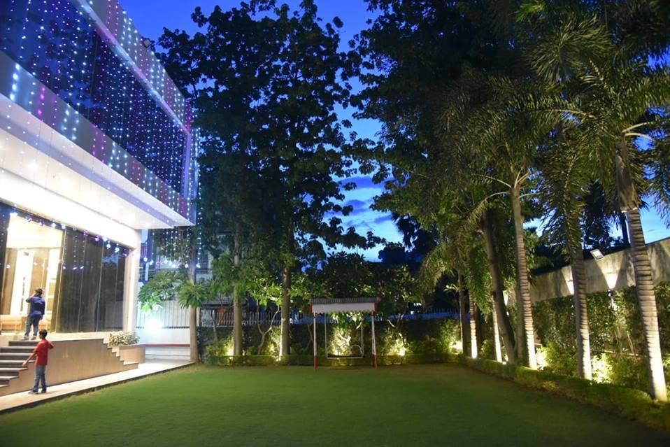 KL7 Hotel & Banquets, Patna