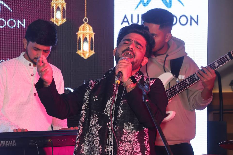 Live Singer