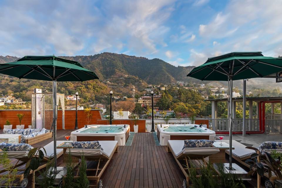 Rooftop bar & grill