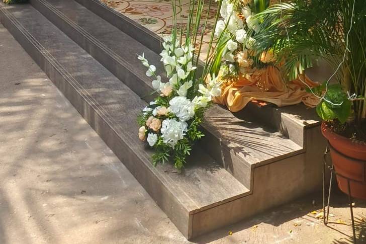 Entrance decor