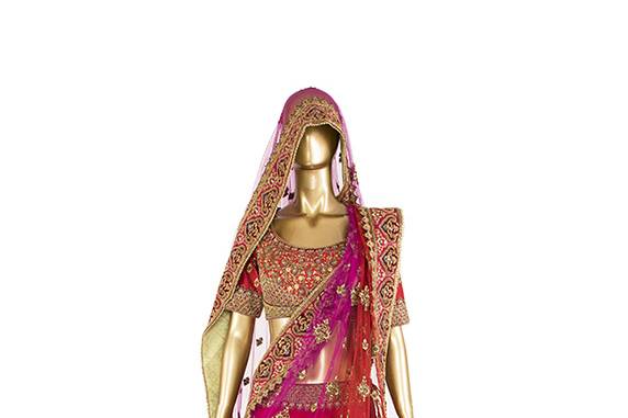 Famous Peacock Design Bridal Lehenga Choli😍 Follow me for latest Lehenga  Collection in Chandni Chowk Delhi❤️ Shop Details: Raees Lehenga House Shop  No 5803, 1st Floor, Jogiwara, Nai Sadak, Chandni Chowk, Delhi