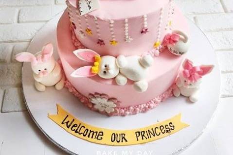 Shop for Fresh Layer Dripping Delicious Cake with Lots of Candies and  Lollipop online - Ambala